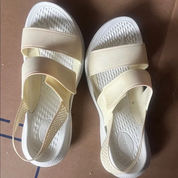 CROCS Women's Cream Sandals - Picture 4 of 5